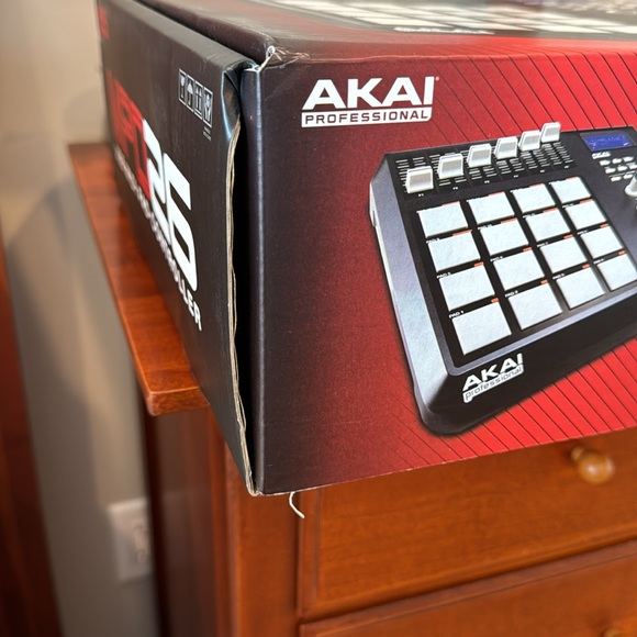 Rare Akai Professional MPD26 USB/MII Pad Controller for Hip-Hop Production - Picture 12 of 13